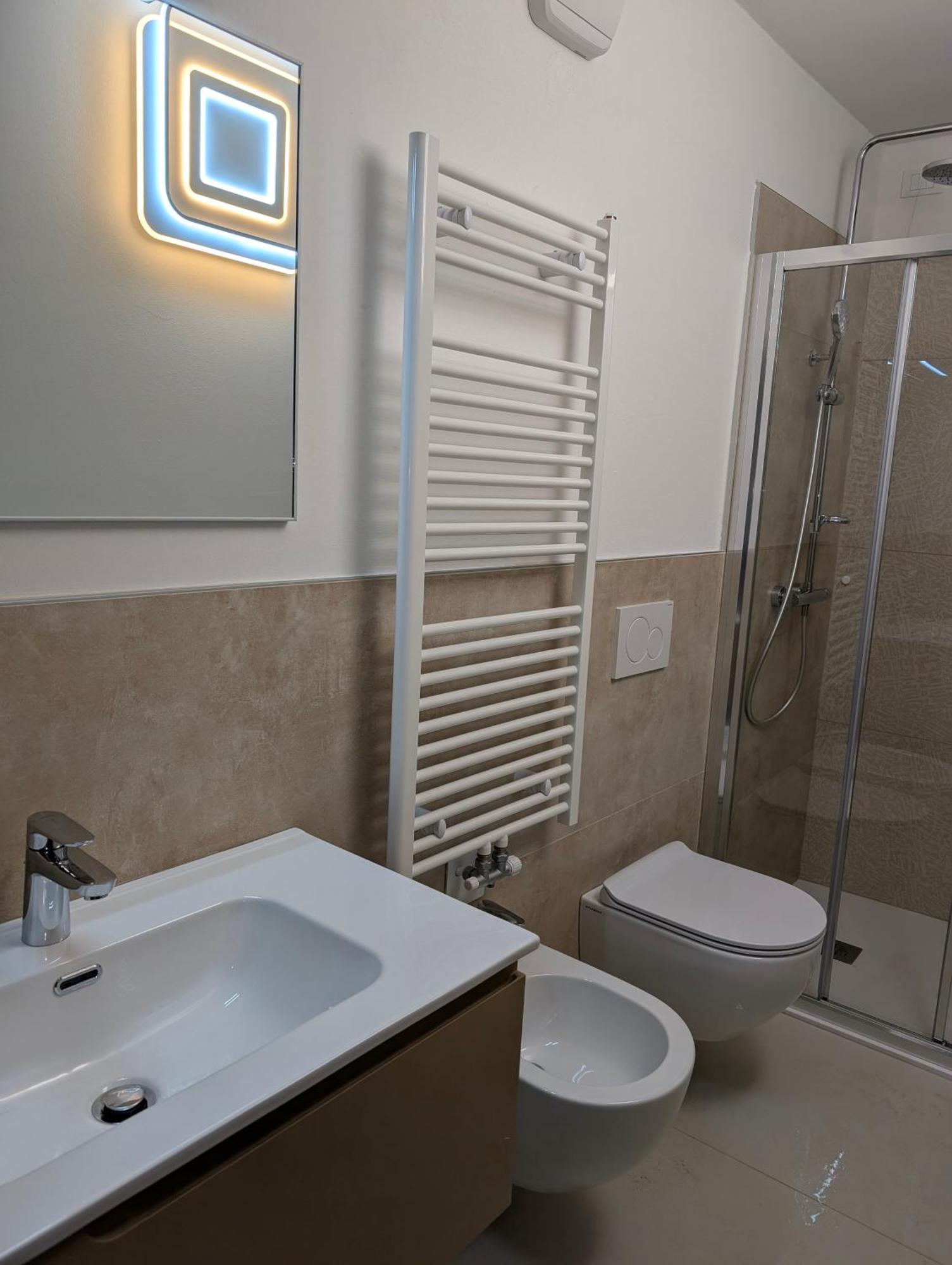 Spazioso E Completo Appartamento Con 3 Camere, Doppi Servizi, Fino A 8 Posti Letto Pedavena Exterior photo