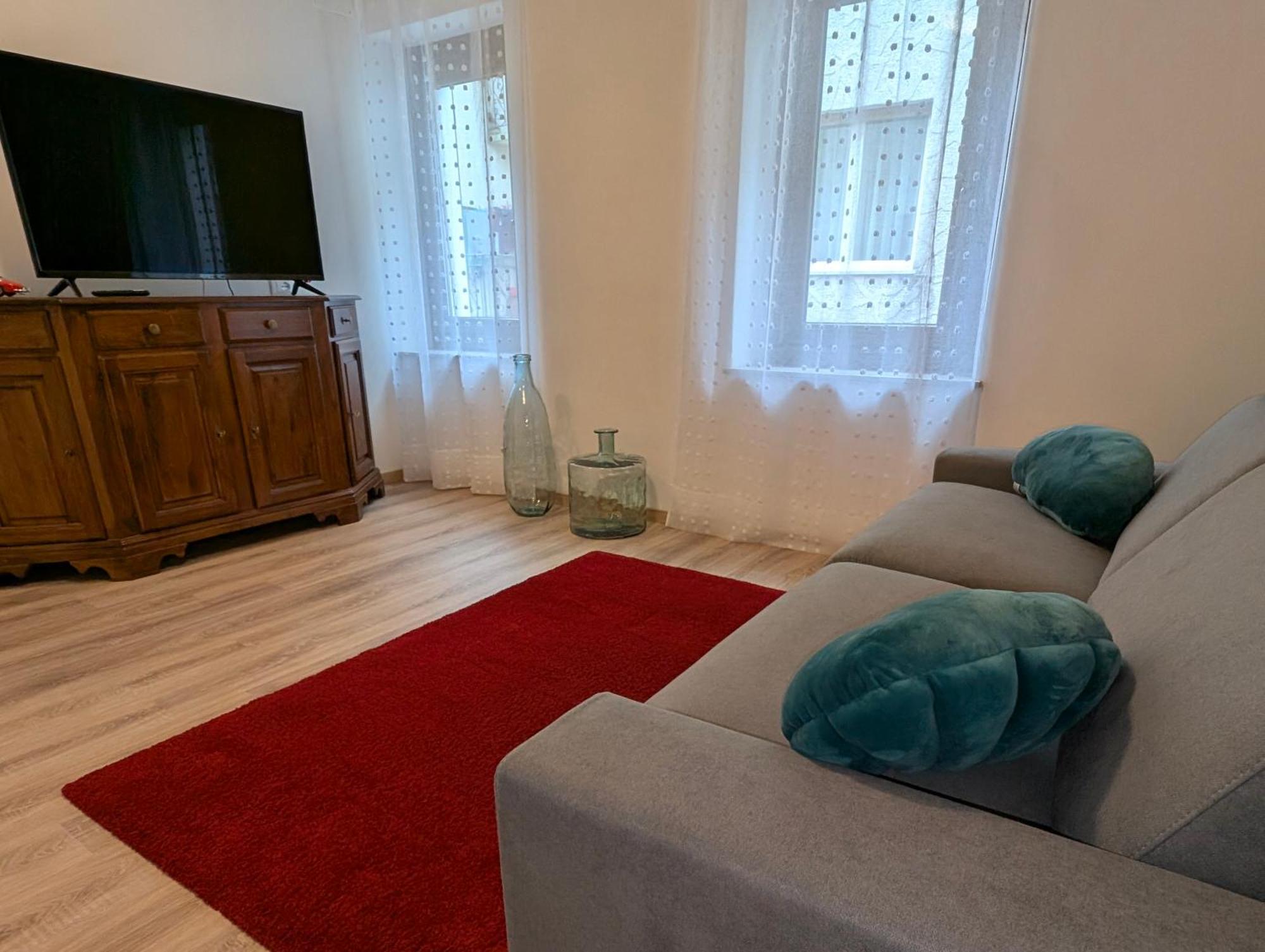 Spazioso E Completo Appartamento Con 3 Camere, Doppi Servizi, Fino A 8 Posti Letto Pedavena Exterior photo